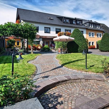 Wein & Gaestehaus Hermeshof Trittenheim Exterior photo