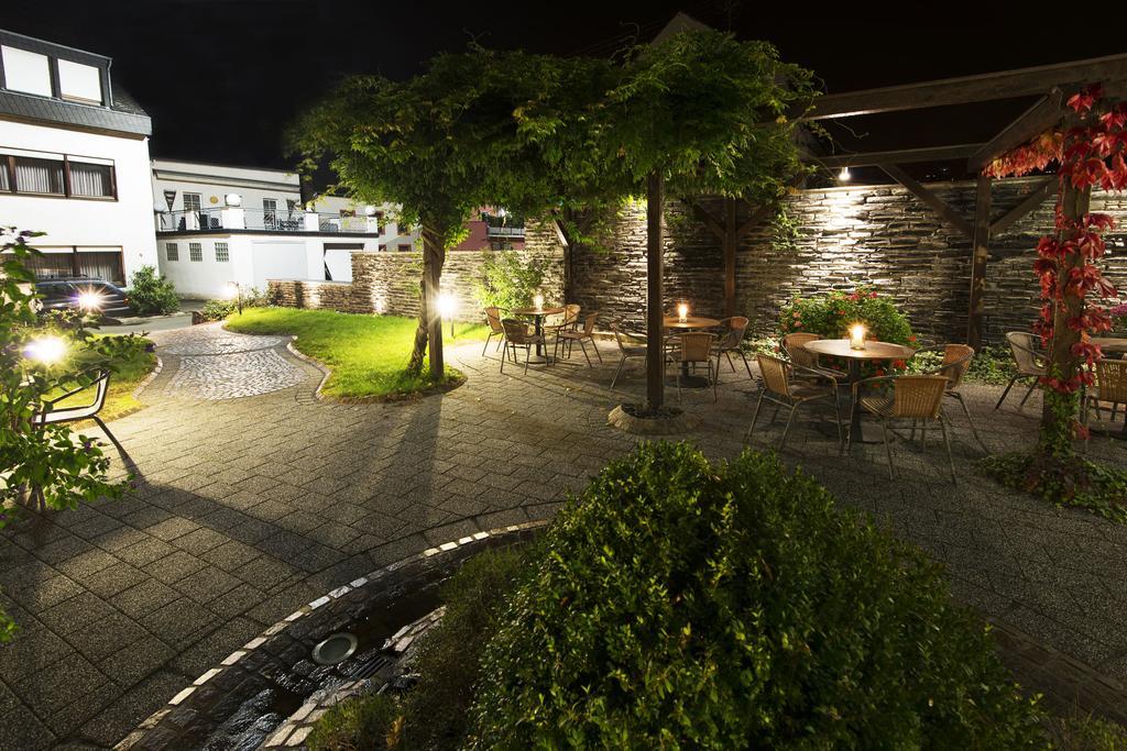 Wein & Gaestehaus Hermeshof Trittenheim Exterior photo