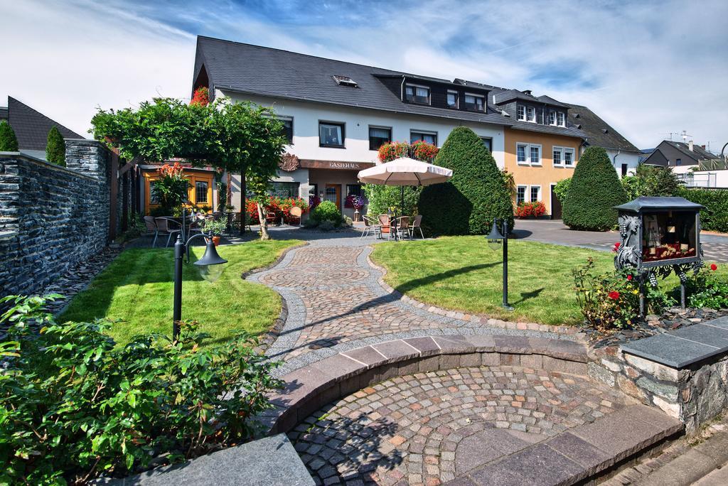 Wein & Gaestehaus Hermeshof Trittenheim Exterior photo