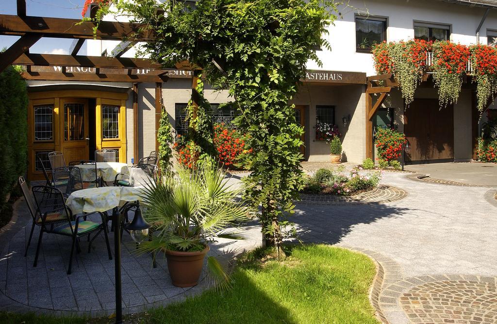 Wein & Gaestehaus Hermeshof Trittenheim Exterior photo